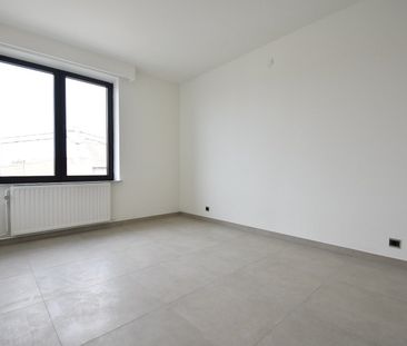 Netjes gerenoveerd appartement met drie slaapkamers + garage + stan... - Foto 3