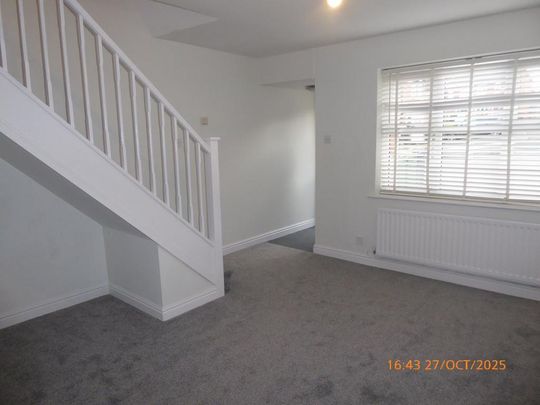 2 bedroom terraced house to rent - Photo 1