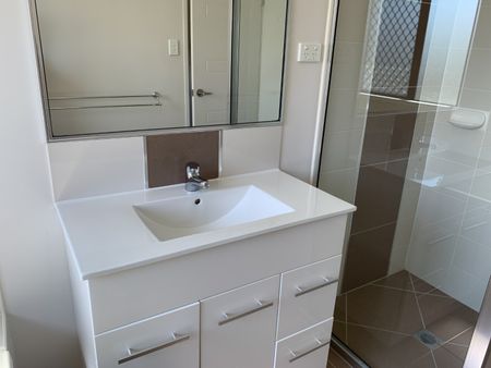 101 Daintree Drive, Bushland Beach QLD 4818 - House For Rent | Domain - Photo 4