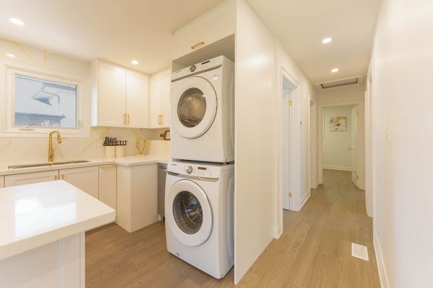 For Lease - 159 Claymore Crescent, Oshawa, Ontario - Photo 1