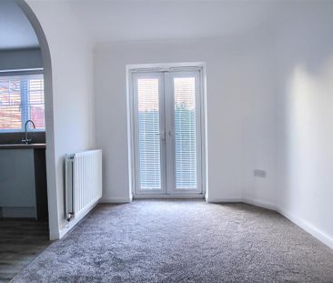 3 bedroom end of terrace house to rent - Photo 1