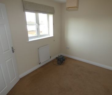 3 bed Detached - To Let - Photo 4