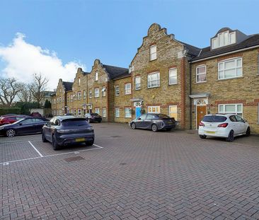 Flat To Let - Photo 1