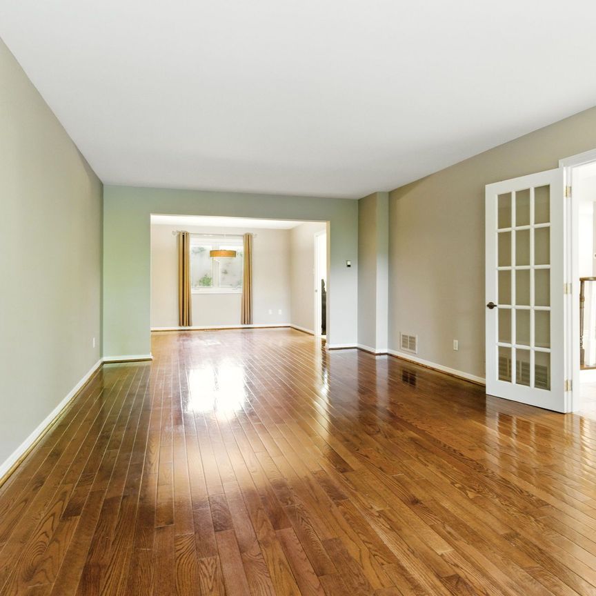 For Lease - 1624 Gallant Drive, Mississauga, Ontario - Photo 1