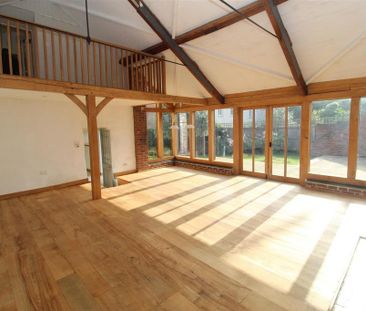 3 bedroom semi-detached house to rent - Photo 6