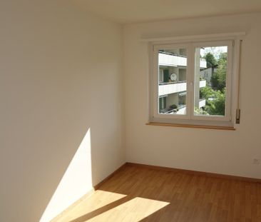 Zentral gelegene Wohnung mit grossem Balkon - Foto 3
