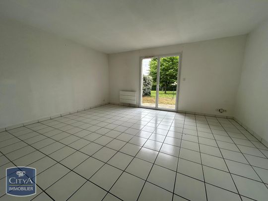 Location Appartement 3 pièces 64m² SABLE SUR SARTHE 72300 - Photo 1