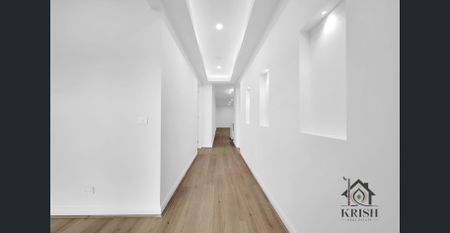 QUALITY HOME WITH FANTASTIC NEIGHBOURHOOD - Photo 2