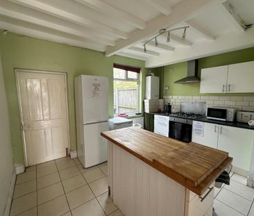 House to rent - Photo 2
