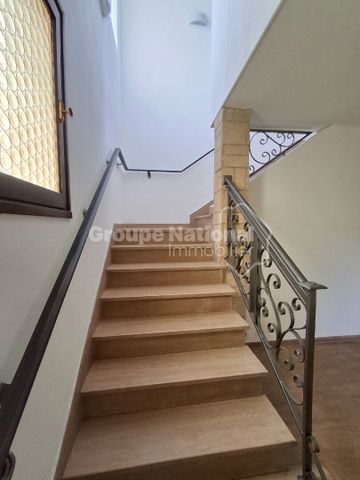 AVIGNON , Maison type 6 de 152 m² avec jardin, - Photo 2