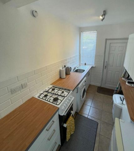 3 bedroom terraced house to rent - Photo 2