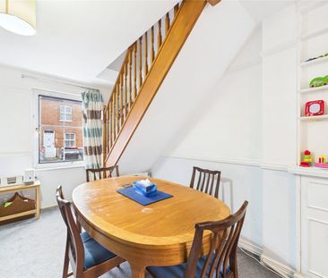 2 Bed Terraced House, Waldeck St, RG1 - Photo 2