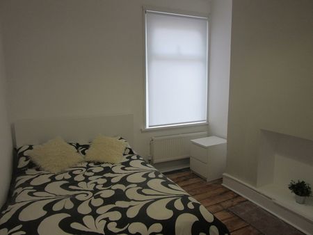 Hazel Road, Uplands, Swansea. SA2 0LX - Photo 4