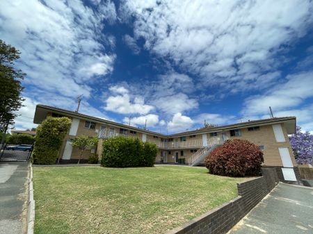 Partially Furnished Oasis in Osborne Park! - Photo 5