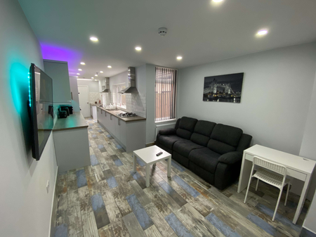 Harnall Lane East ROOM 1 - Photo 3