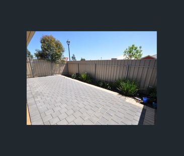 4 bedroom home with 2 living areas - Photo 5