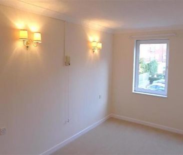 1 bedroom retirement property to rent - Photo 2