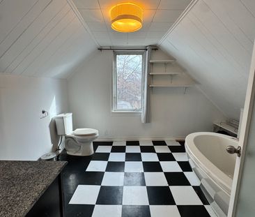 For Lease - 123 Rhodes Avenue, Toronto, Ontario - Photo 6