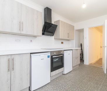 1 bedroom ground floor flat to rent - Photo 4