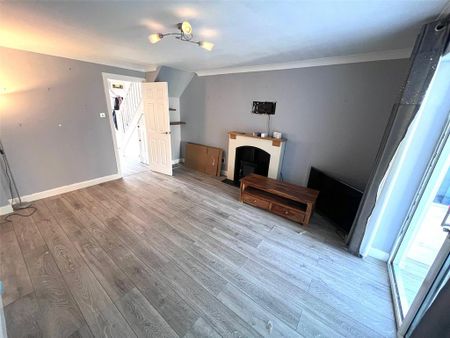 2 bedroom terraced house to rent - Photo 3