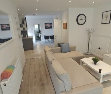 Room in a Shared House, Laburnum Road, SO16 - Photo 1