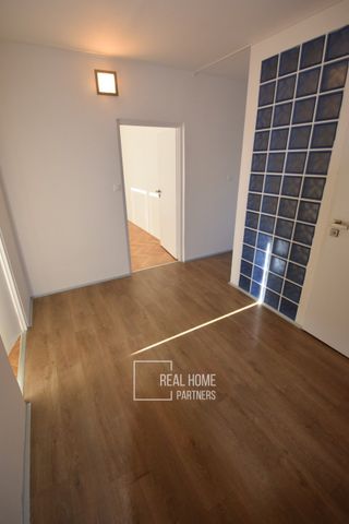 Pronájem bytu 3+1 77 m², Renčova, Brno - Photo 2