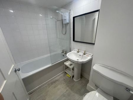 3 Bed Penthouse, Royal York Crescent, BS8 - Photo 5