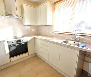 2 bedroom semi-detached house to rent - Photo 4