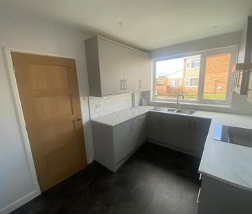 3 bedroom terraced house to rent - Photo 6