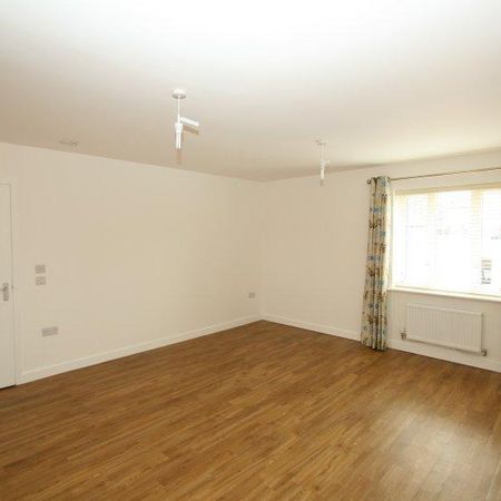 3 bedroom apartment to rent - Photo 4