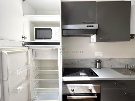 Location Appartement 2 pièces 31m² MARSEILLE 5ème - Photo 4
