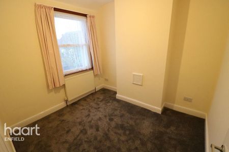 3 bedroom semi-detached house to rent - Photo 5