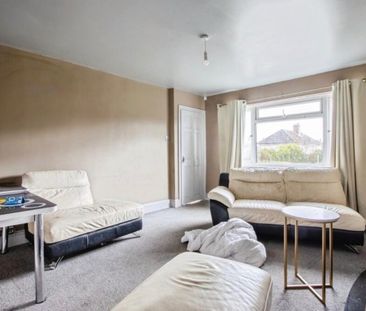 2 Bed Terraced House, Wykebeck Road, LS9 - Photo 1