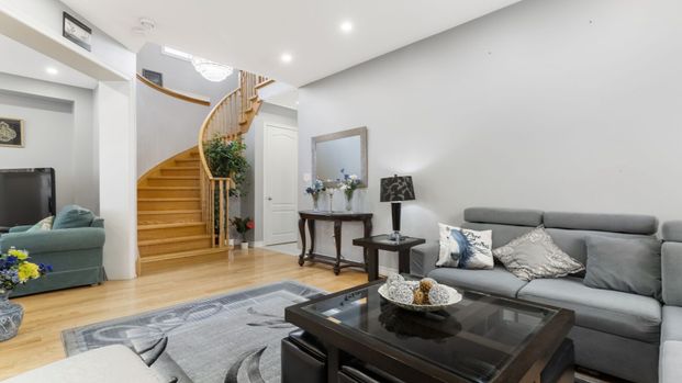 For Lease - 411 Windfields Farm Drive Unit# MAIN, Oshawa, Ontario - Photo 1