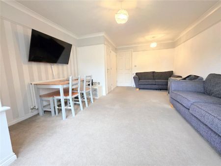 3 bed semi-detached house to rent in Mersea Crescent, Wickford, SS12 - Photo 2