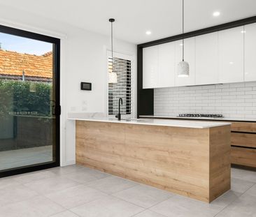 1/3 Alexander Street, Avondale Heights VIC 3034 - Photo 6