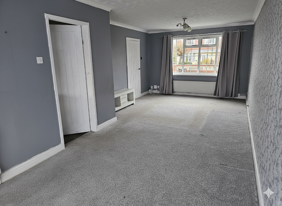 4 bedroom semi-detached house to rent - Photo 1