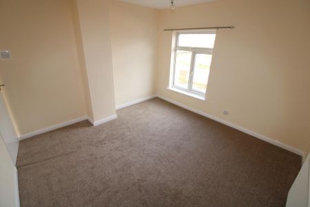 2 bedroom semi-detached house to rent - Photo 3