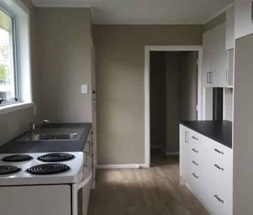 Great Location - Great Family Home - Great Pricing! - Photo 4