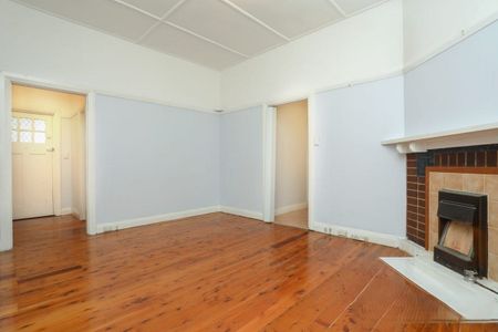 15 Campbell Street, Ramsgate NSW 2217 - House For Rent | Domain - Photo 3