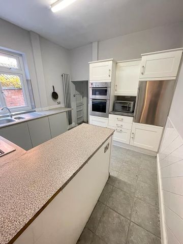 Victoria Park Road Room 1 - Photo 4