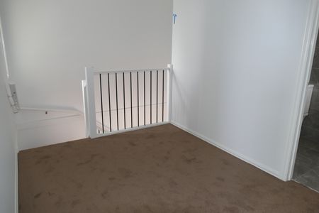 26B Raymond Street, Ashwood VIC 3147 - Townhouse For Rent | Domain - Photo 2