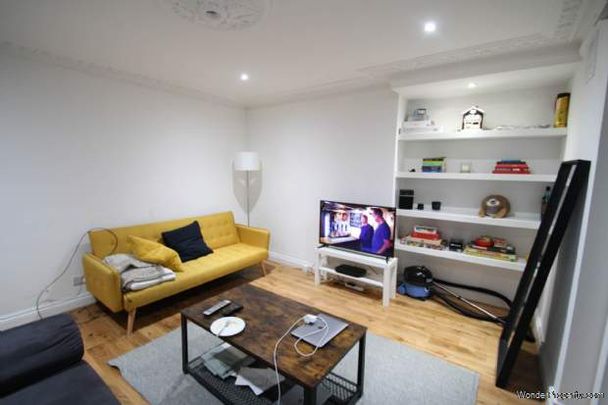 2 bedroom property to rent in London - Photo 1