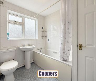 3 bedroom link detached house to rent - Photo 3