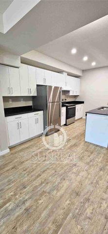 Camrose Beautiful 2 Bedroom 2 Bathroom Townhouse! - Photo 4