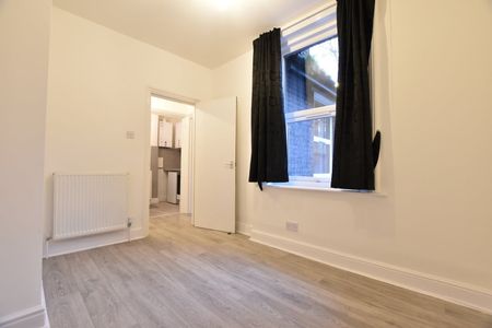 1 Bed Flat, Crescent Road, LU2 - Photo 2