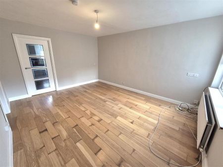 4a Innishargie Gardens, Bangor, BT19 1SN - Photo 2