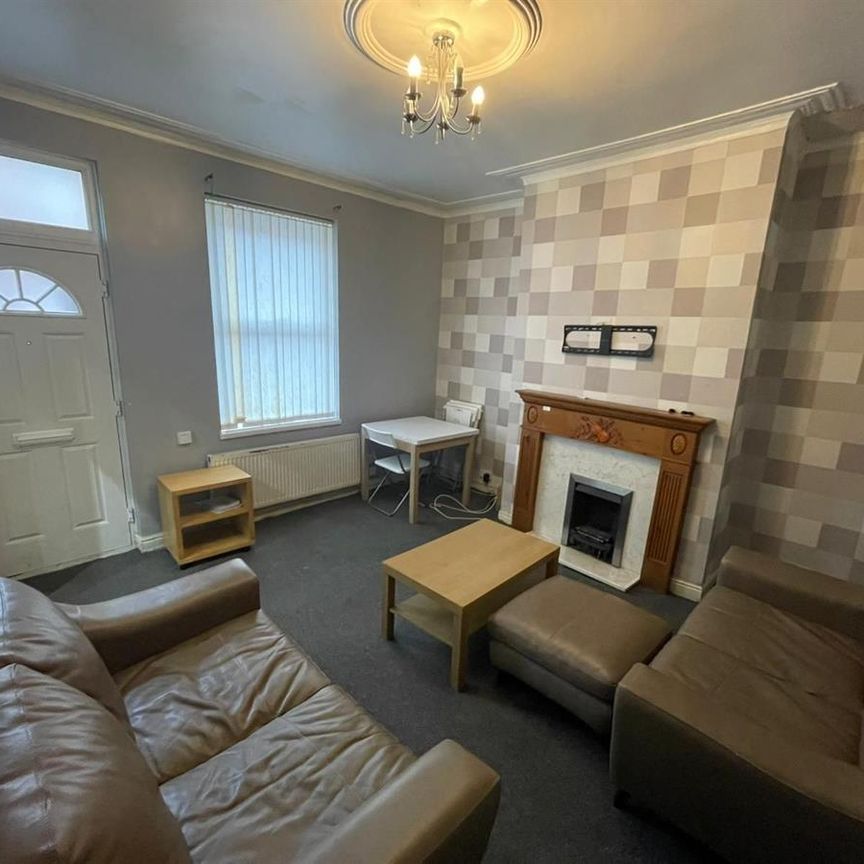 Recreation Mount, Leeds - Photo 1