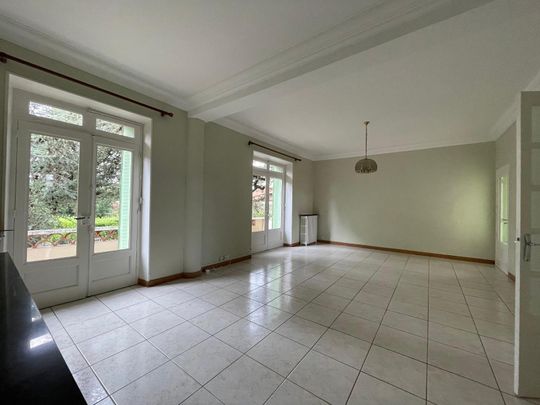 Location Appartement 4 pièces 109m² AUBENAS 07200 - Photo 1