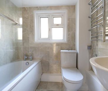 2 bedroom end of terrace house to rent - Photo 4